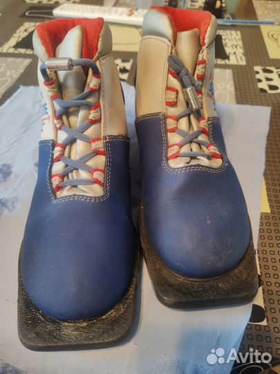 Лыжные ботинки