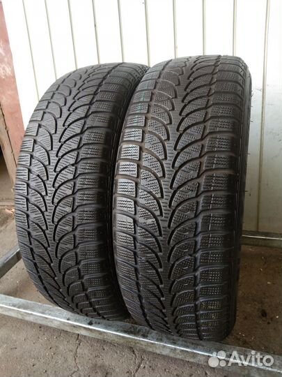 Bridgestone Blizzak LM-80 215/60 R17