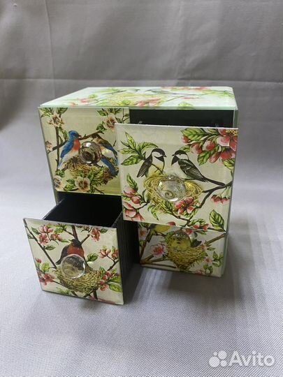 Шкатулка для украшений