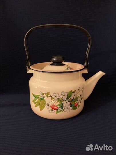 Чайник эмалированный СССР новый