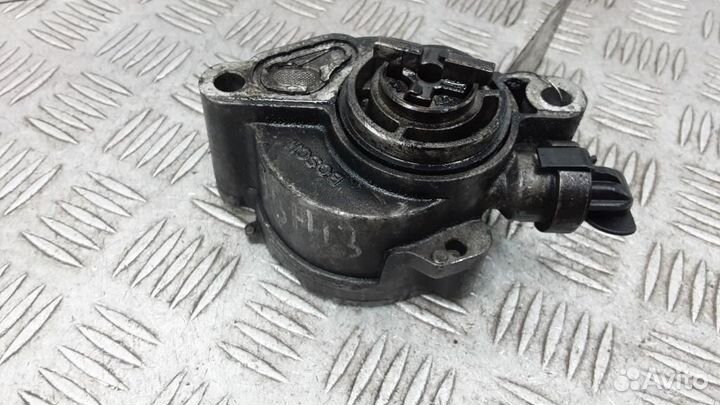 Насос вакуумный Volvo S40