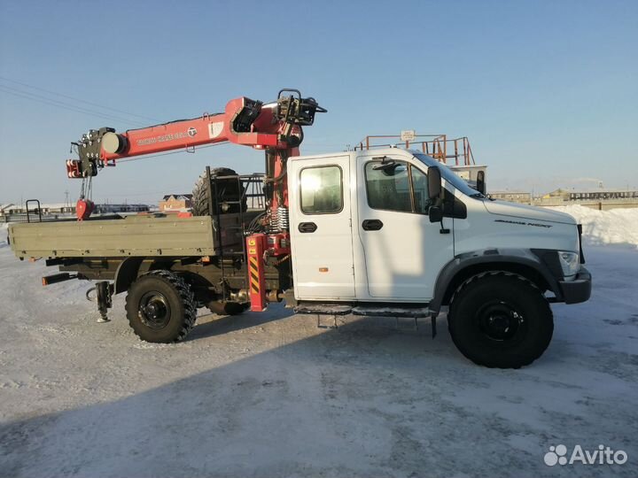 Водитель грузового автомобиля Газон Некст с кму