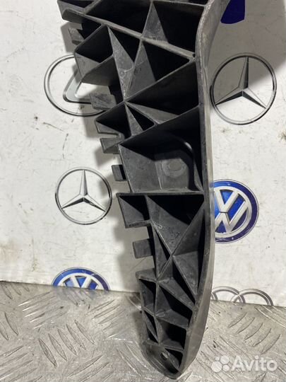 Крепление бампера заднее правое Audi A6 C5 Allroad