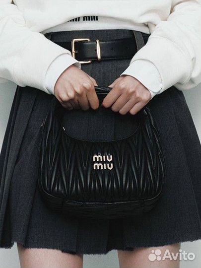 Сумка Miu miu черная натуральная кожа