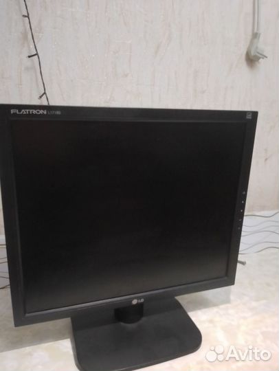 Монитор LG 17