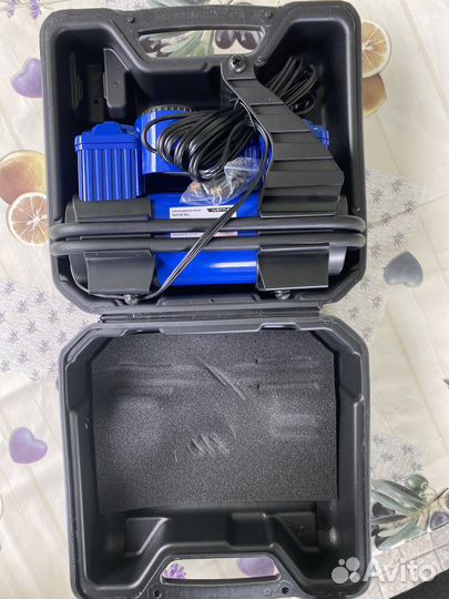 Компрессор автомобильный (насос )