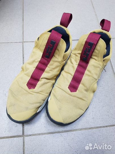 Nike LeBron Ambassador 11