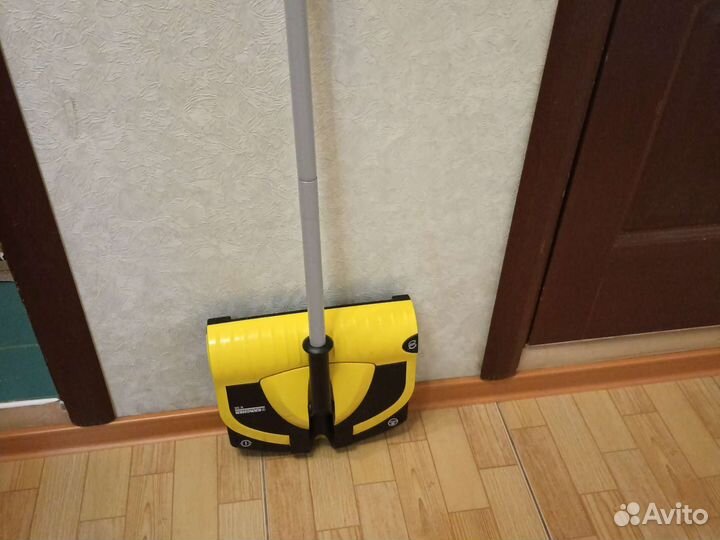 Пылесос, веник Karcher, работает от аккумулятора