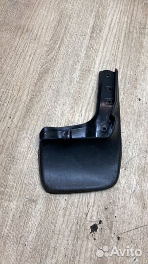 Брызговик Передний Правый Audi Q5 8R 2008-2017