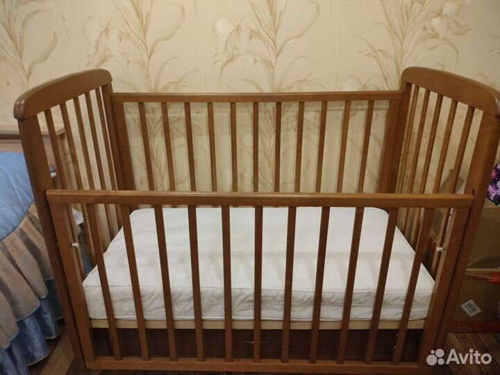 Детская кроватка