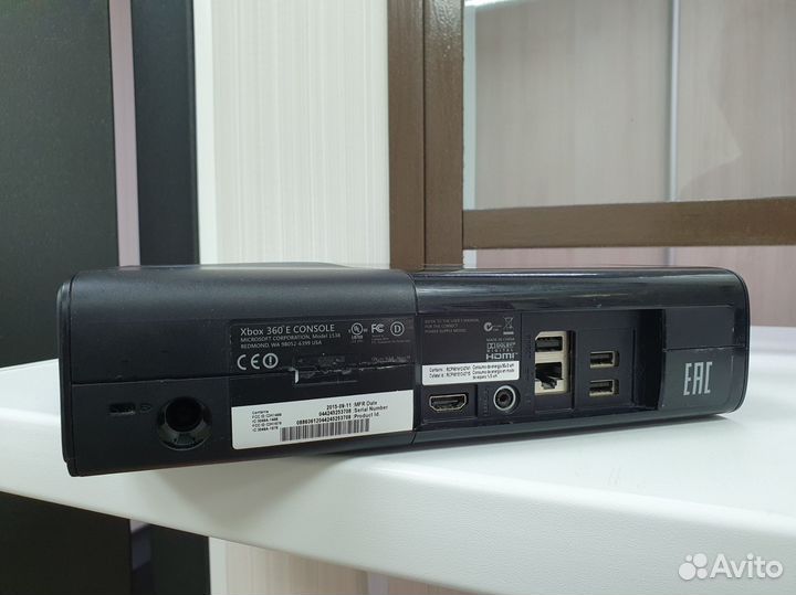 Игровая приставка Microsoft Xbox 360 E - 500 гб