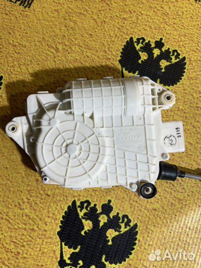 Доводчик двери задний правый Quoris 2015