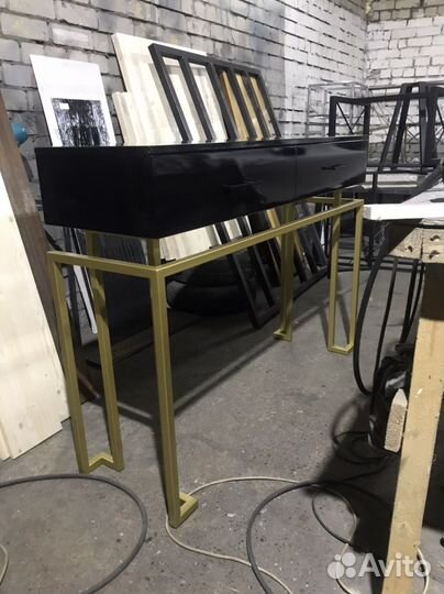 Консоль дизайнерская