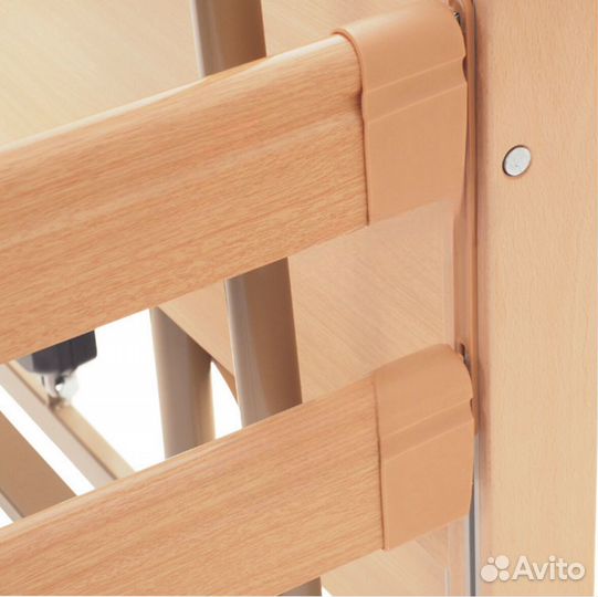 Медицинская кровать для ухода за больными