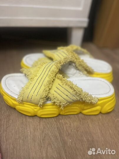 Шлепки на платформе 39