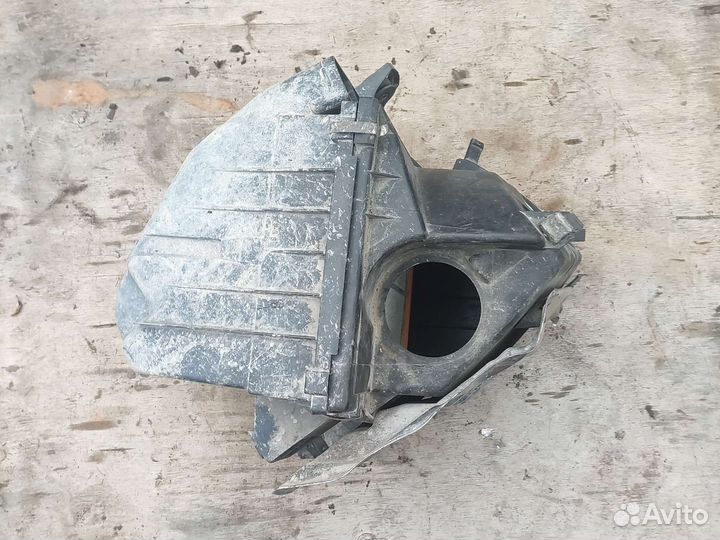 Корпус воздушного фильтра Фольксваген Пассат б5