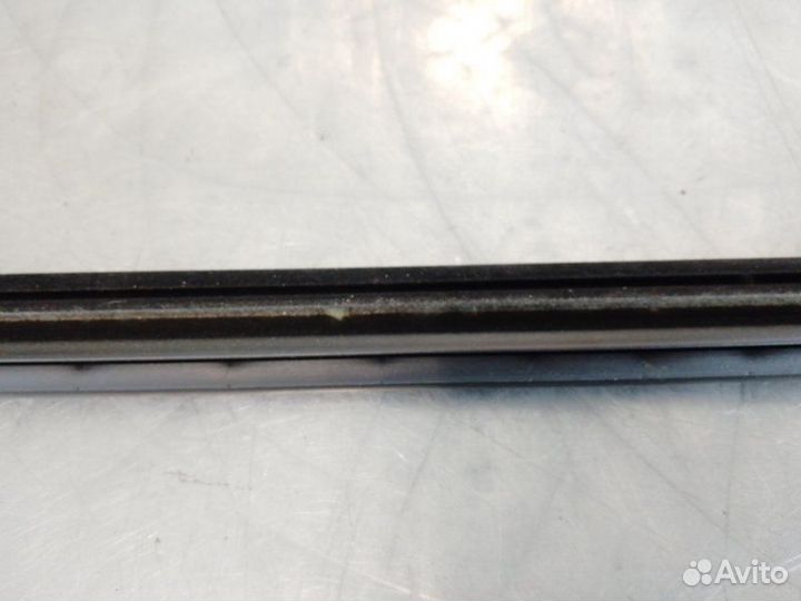 Уплотнитель (внутри) Skoda Octavia Rs (A7)