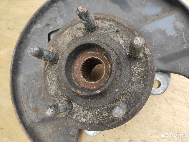 Кулак поворотный правый со ступицей Opel Insignia