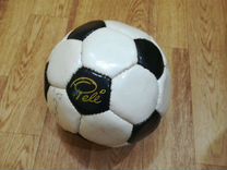 Футбольный мяч с логотипом Пеле