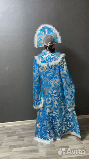 Костюм Снегуручки с кокошником для взрослых