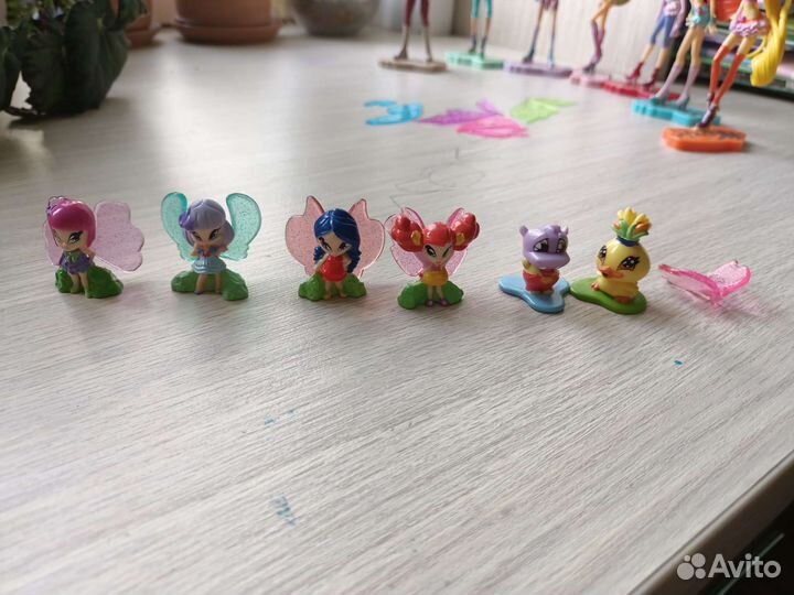 Игрушки из киндера и журнала винкс
