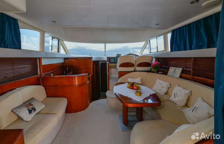 Аркнда яхты. Морские прогулки