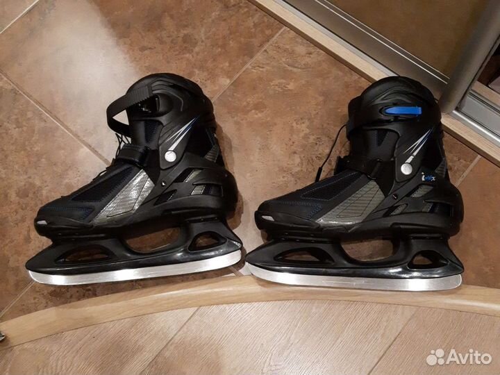 Коньки хоккейные 42 размер