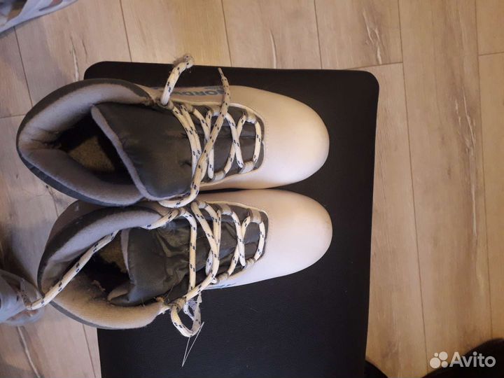 Лыжные ботинки, 36 - 37 р-р, практически новые,NNN