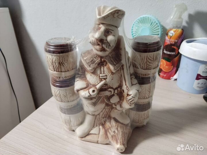 Графин со стаканами