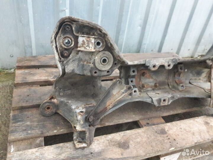 Балка подмоторная Митцубиси Галант Е3 88-93