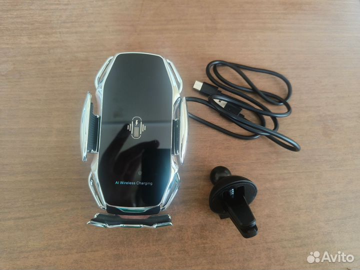 Держатель для телефона с беспроводной зарядкой