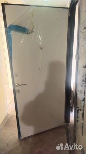 Дверь входная металлическая новая