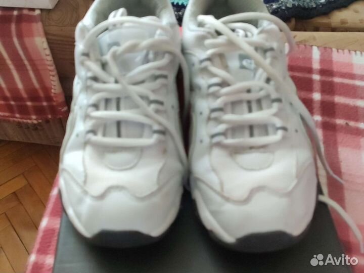 Кроссовки для девочки