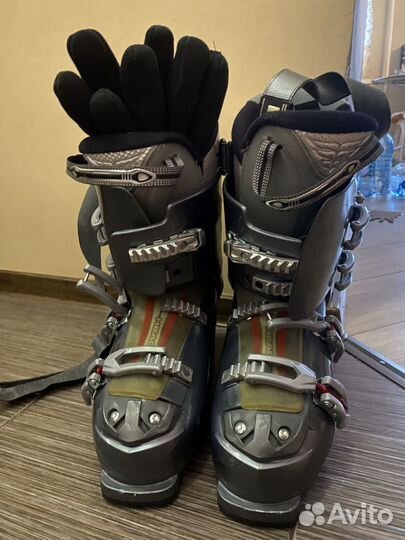 Горные лыжи, шлем, ботинки