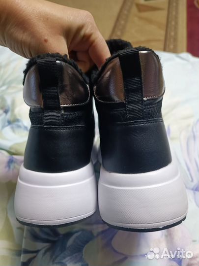 Ботинки женские зимние