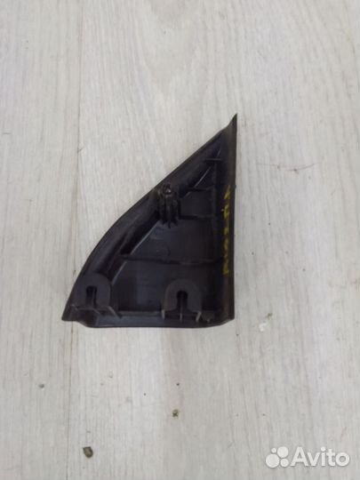 Уголок накладка зеркала внутри салона Kia RIO 2 Ле