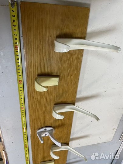 Вешалка для одежды настенная