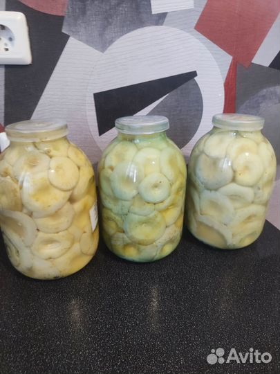 Грибы грузди соленые, сухие