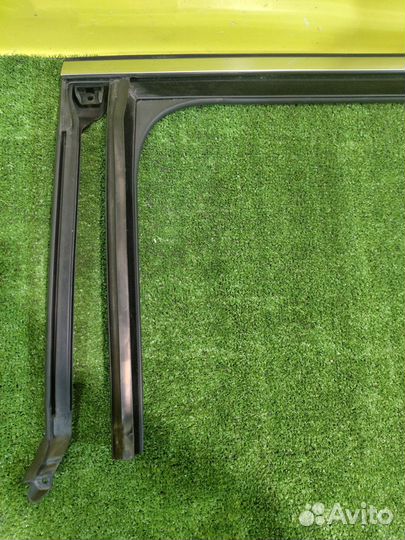 Уплотнитель стекла двери задней левой Chery Exeed