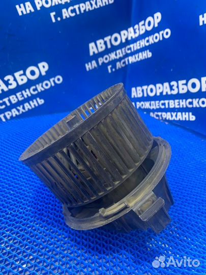 Моторчик печки Renault Logan 1 седан 2008