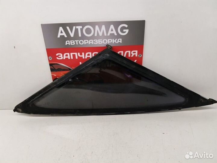 Стекло глухое заднее (седан) правое (Audi A6)