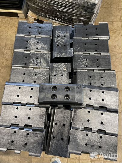 Башмак асфальтоукладчика Dynapac в сборе