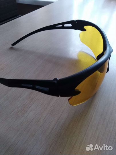 Солнцезащитные очки