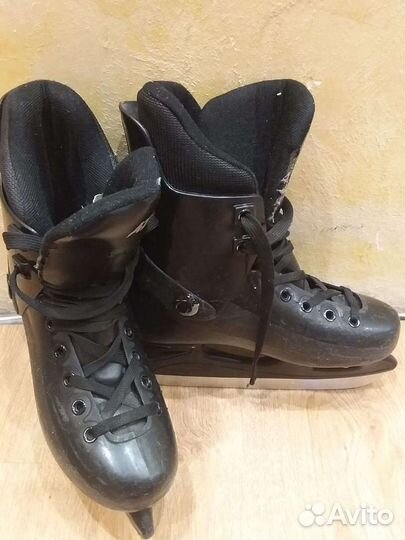 Коньки хоккейные