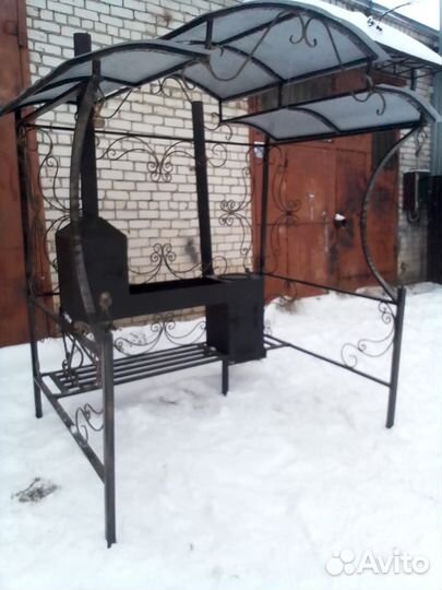 Мангал+подказан под крышей