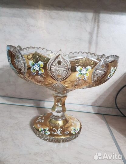 Ваза чехословацкая диаметр 34см высота 24см