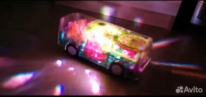 Автобус игрушечный светящийся