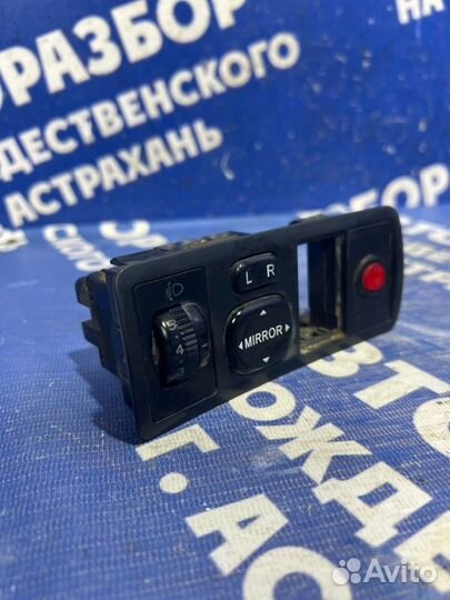 Блок кнопок Toyota Corolla 120 хэтчбек 2004