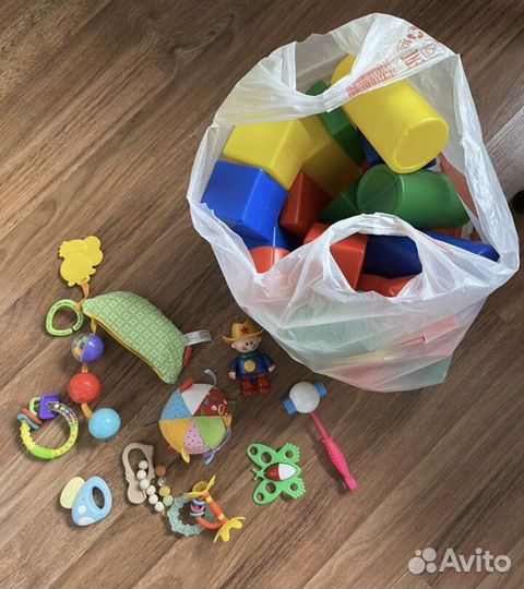 Игрушки пакетом для малышей+мобилька Tiny Love