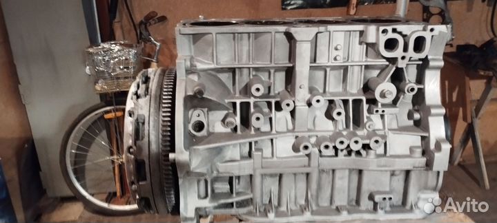 Блок двигателя Kia Sorento 2 2.4 бензин